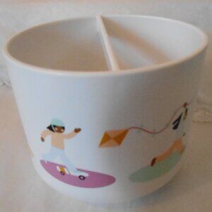 Pillowfort White Kids Children's Plastic Bathroom Toothbrush Holder-New